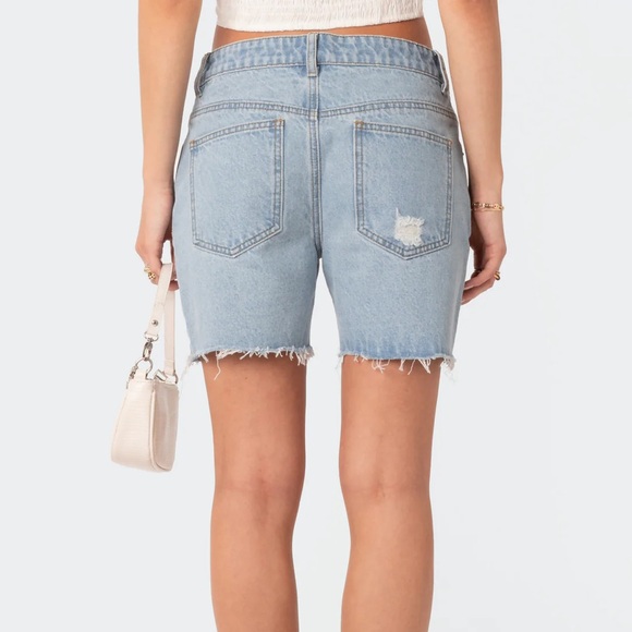 NWT EDIKTED LONG JORTS TOMBOY LOW RISE 100% COTTON MEDIUM-LIGHT WASH - Picture 4 of 4